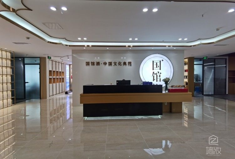 LG 裝飾貼膜，高端酒展柜的卓越之選 